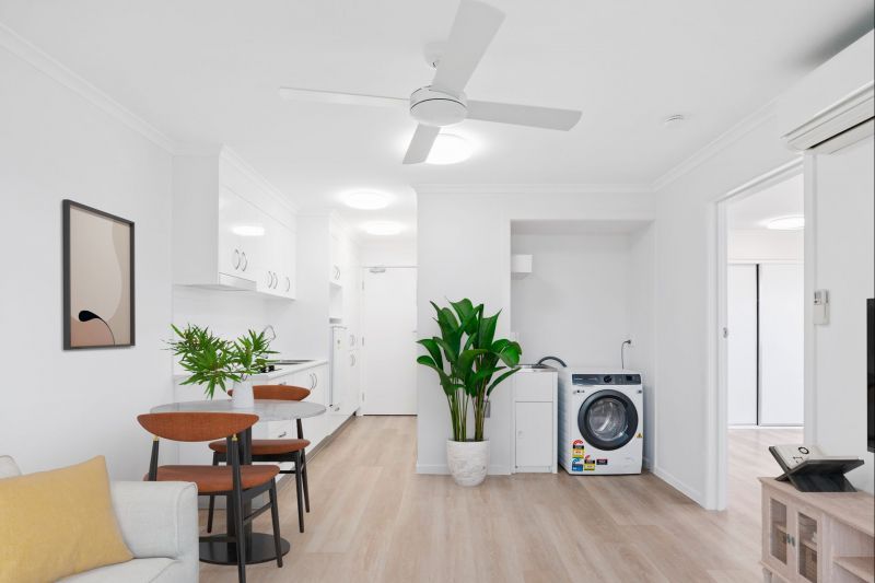 Spacious and bright one-bedroom apartment