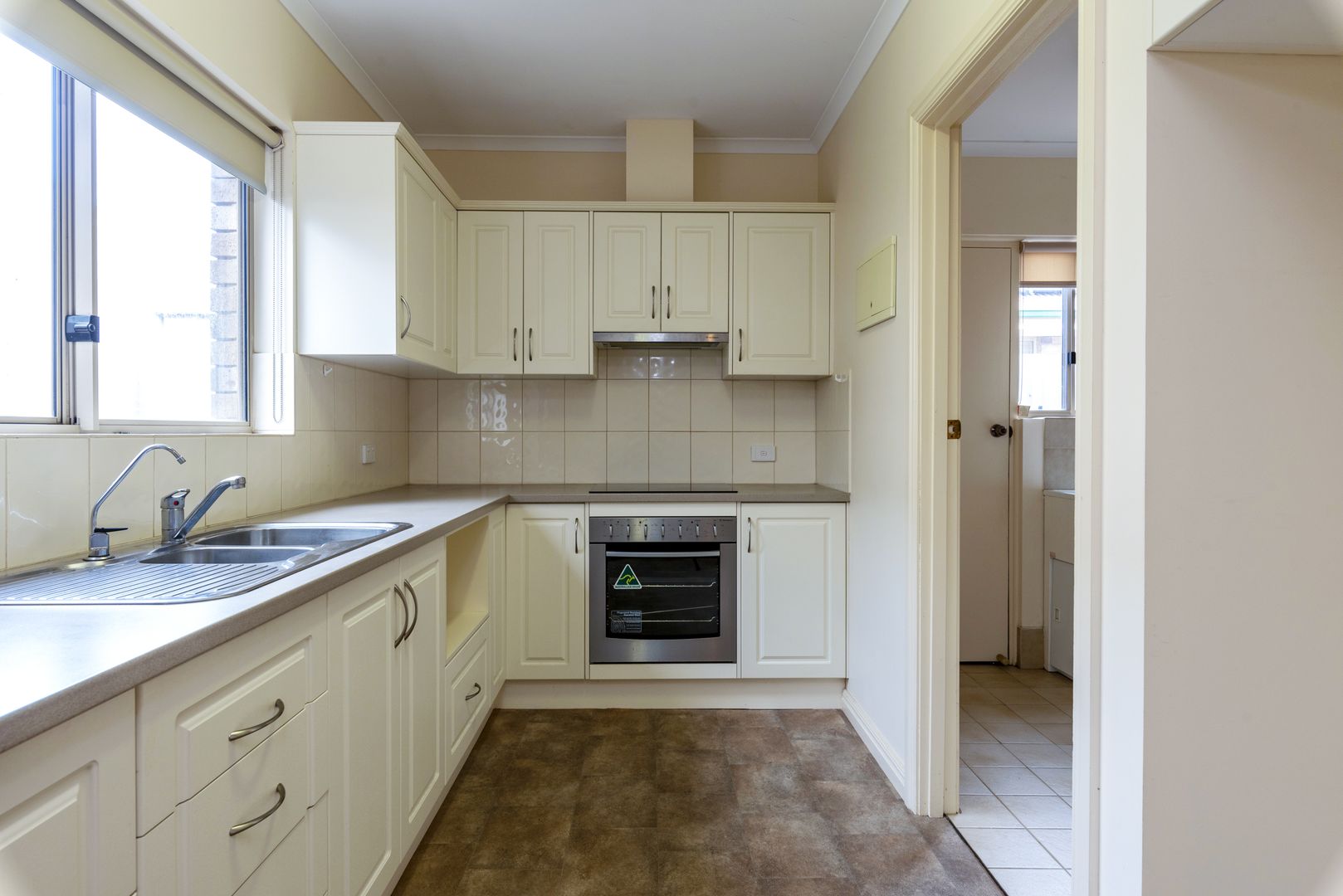 Quiet Location - Walk to Main Street