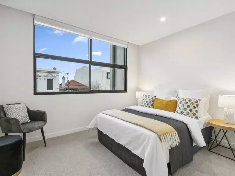 Modern, Light-Filled Apartment with Balcony and Secure Parking