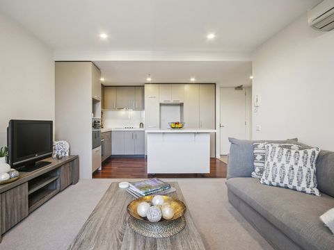 Contemporary Apartment with Modern Finishes