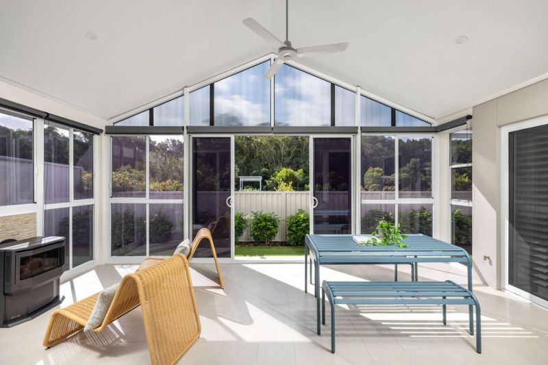 Sun-Drenched Sanctuary - Panoramic Bushland Views