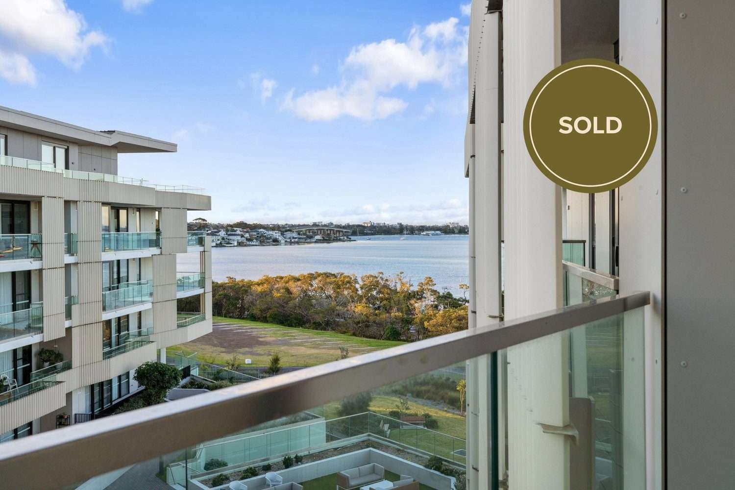 Welcoming Two-Bedroom Apartment with Dual Balcony Access