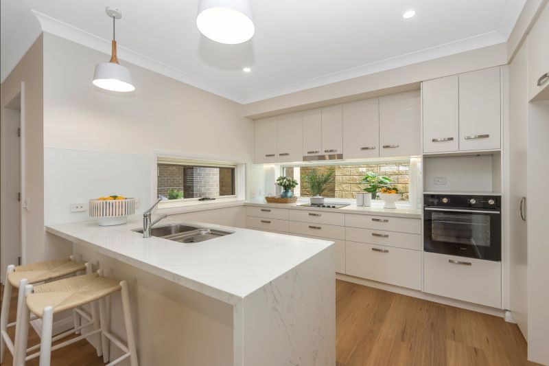 Beautifully positioned villa with golf course views
