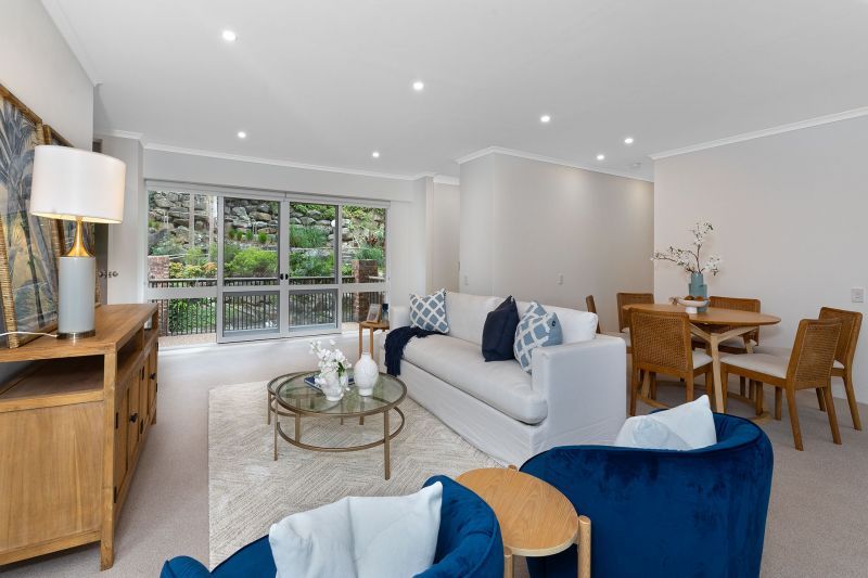 Fully Refurbished Large 3 Bedroom Unit with a Stunning Bushland Outlook