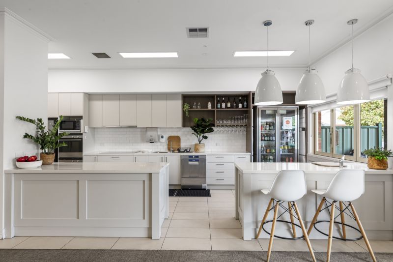 Renovated Retirement Oasis with multiple car parks