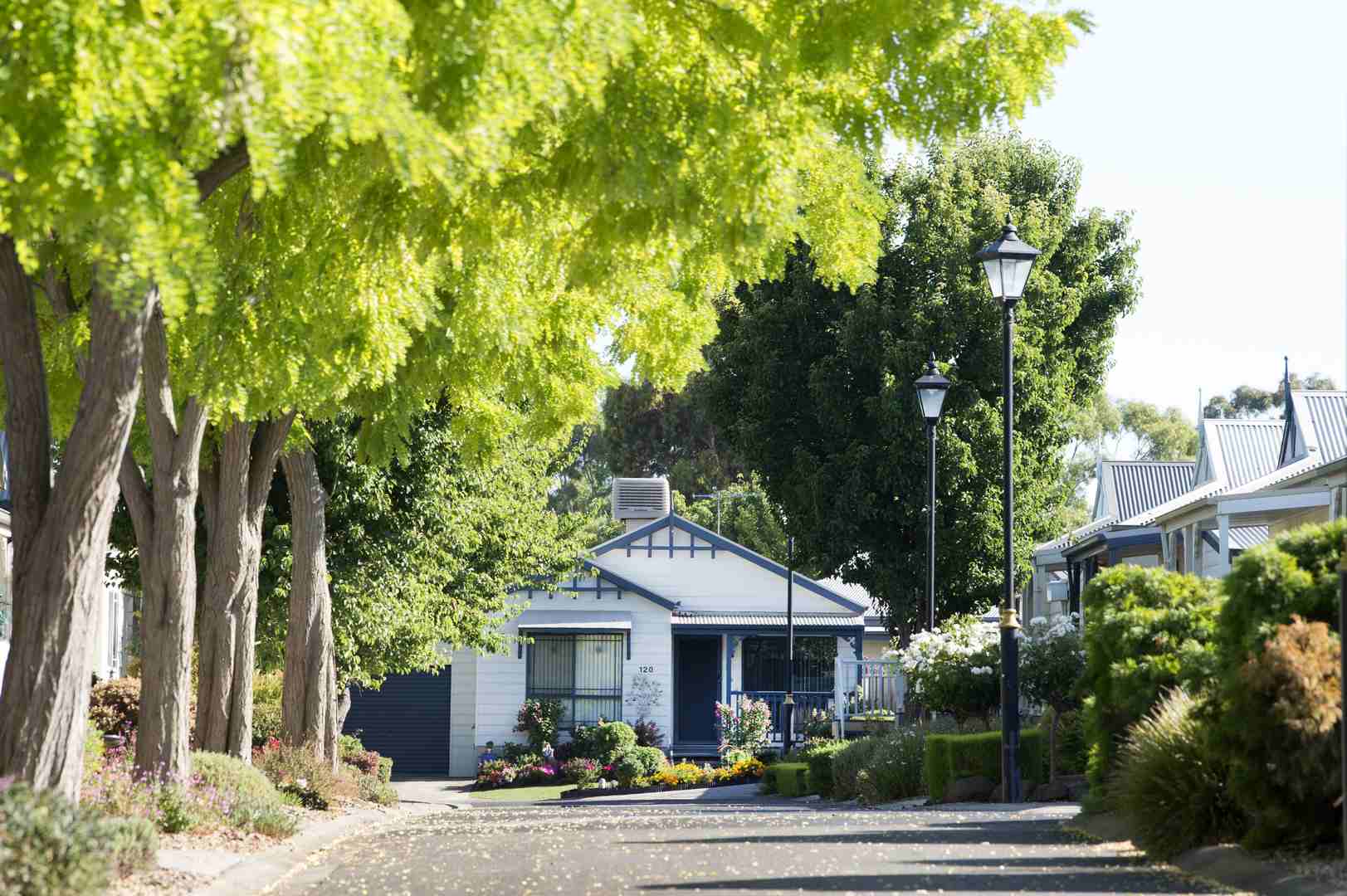 Discover well-connected comfort at Lifestyle Brookfield.