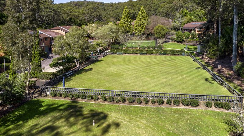 North-Facing Unit: Refreshed Decor, and Spacious Balcony – Contact Agent Today!