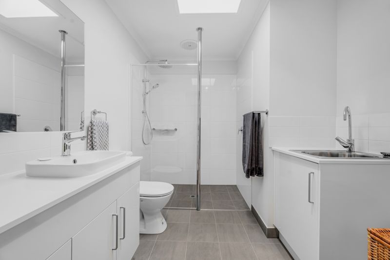 122/130 McLeod Road, Patterson Lakes