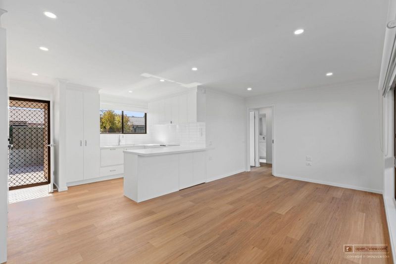 Newly Renovated Retirement Living Unit!