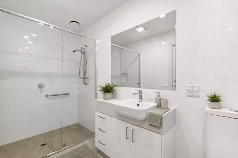 Elevated living in the heart of Kew