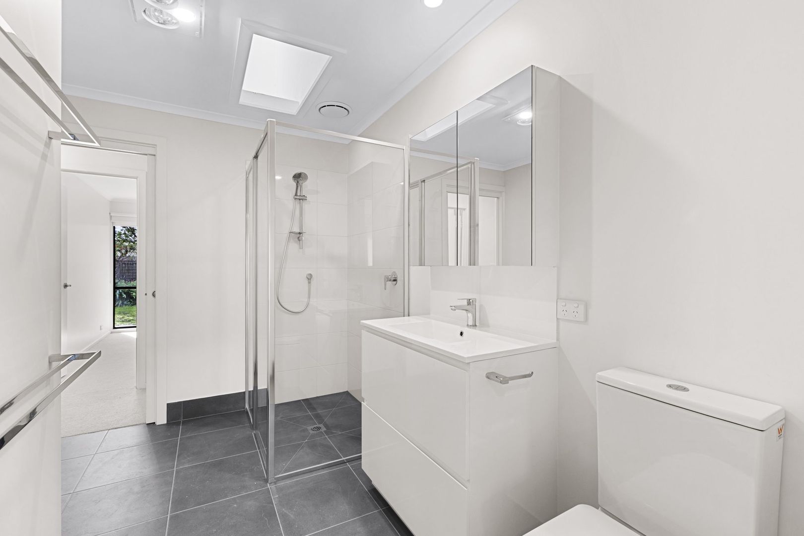 Fully renovated 2 bedroom unit in private section of village