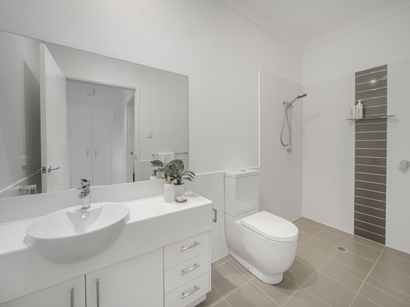 Elegant villa with flexible study space