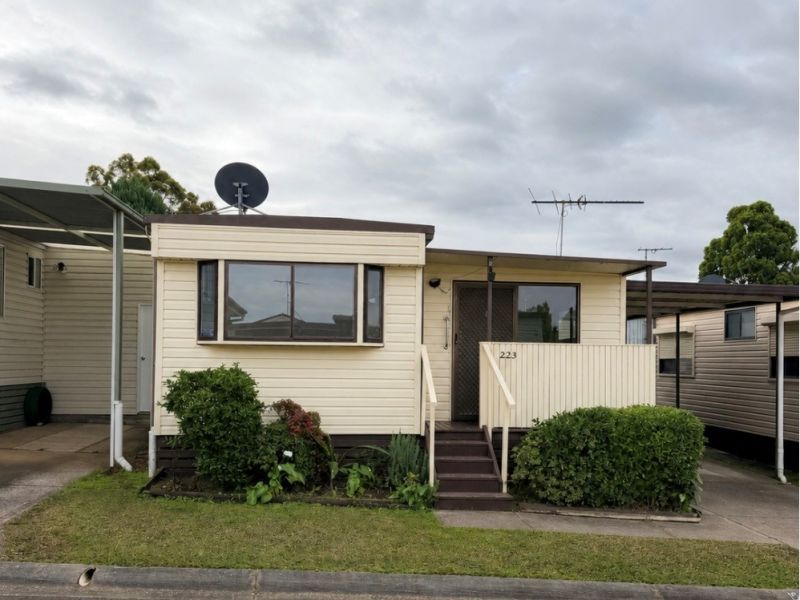 Charming Living in a Lifestyle Community!