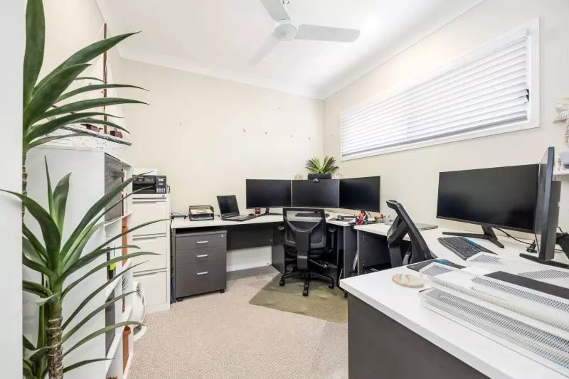 Stylish Corner Home – Extended Private Alfresco