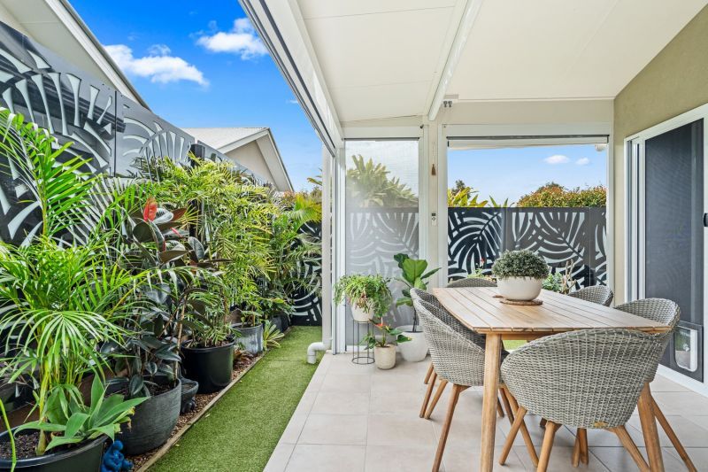 Beautifully Presented Home with Waterway Views