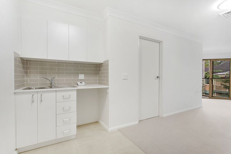 Luxury One-Bedroom Serviced Apartment in Lutanda Manor