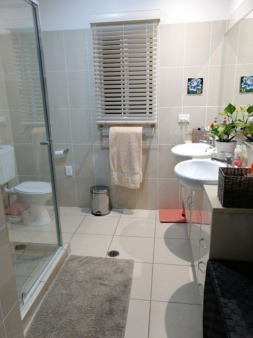 Great location for this two bedroom plus study in Palm Lake Resort Eagleby