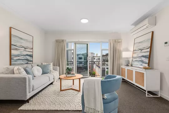 Garden Views and Sunshine - One-bedroom Apartment