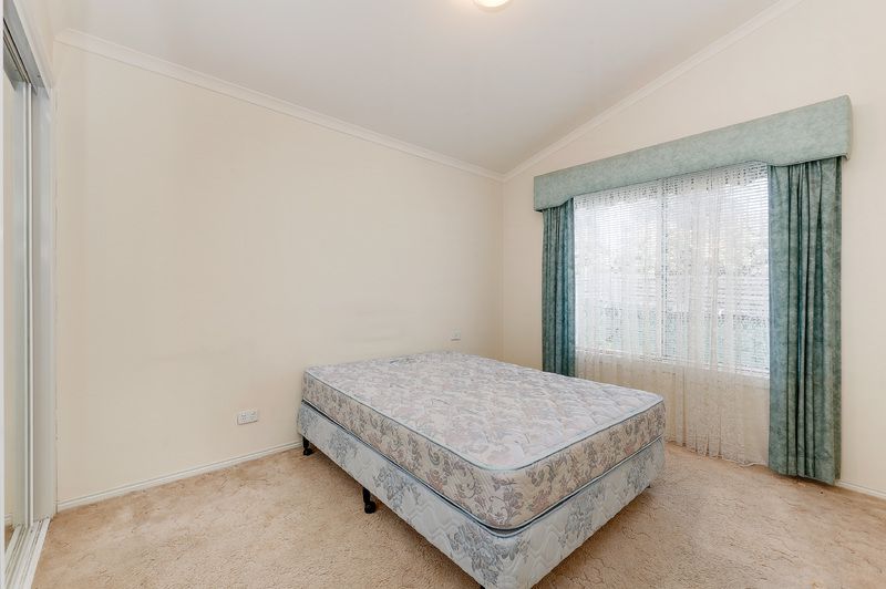 Pet friendly home in welcoming over 55s community