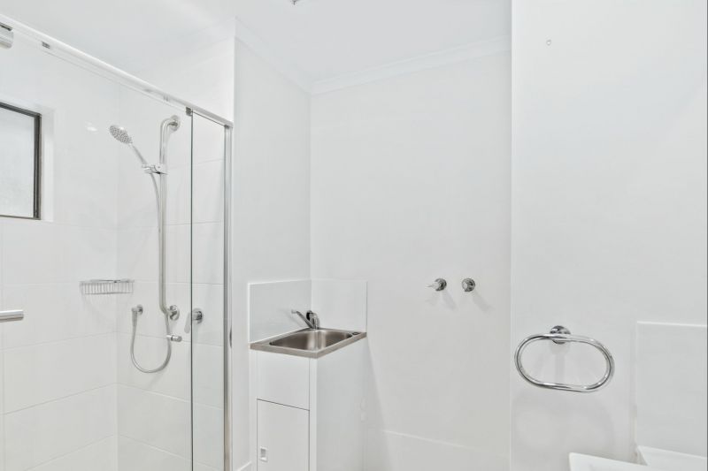 Charming top-level two-bedroom apartment