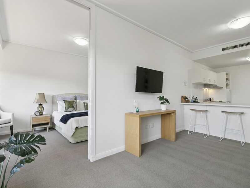 Private First Floor Apartment with Lovely Garden Views