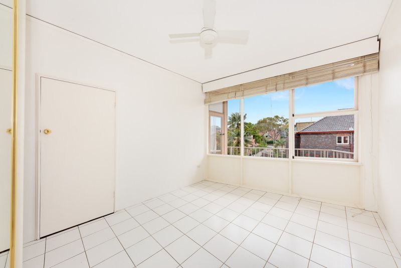 Light Filled Delight & with amazing View.