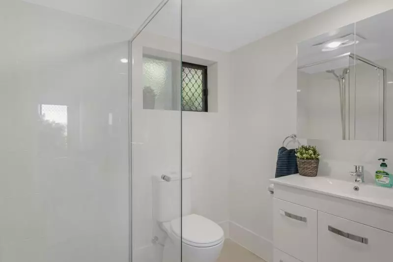 Ground-floor studio apartment with ocean views