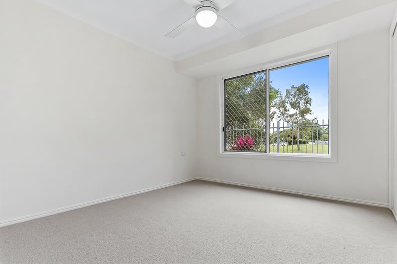 Totally Refreshed North-Facing Villa with Greenspace Views