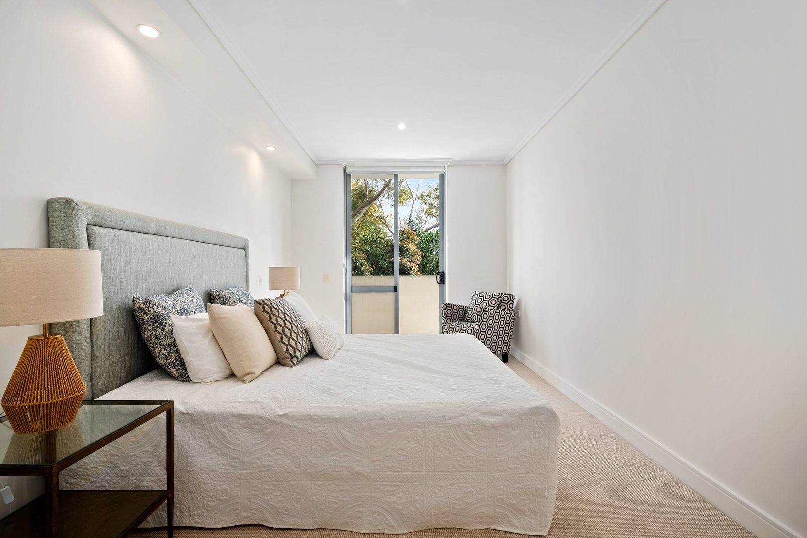 LIVE THE LUXE LIFE FOR LESS