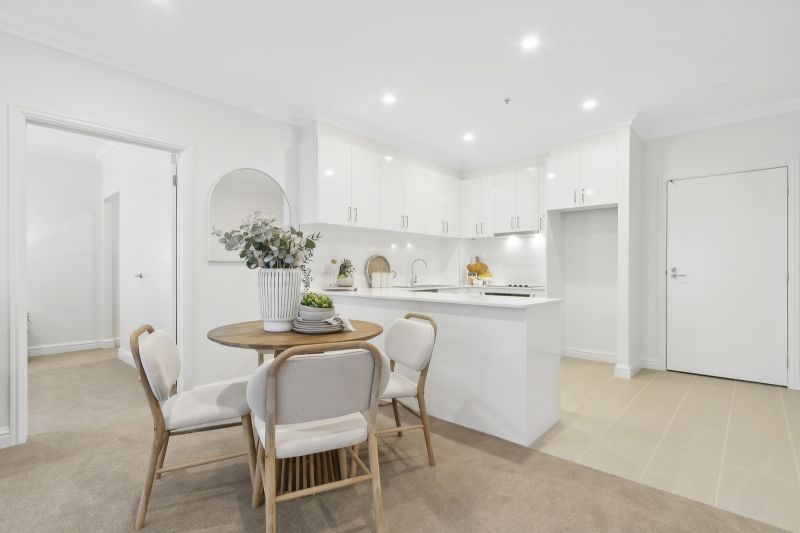 Large 2-bedroom, 2-bathroom ground-floor apartment