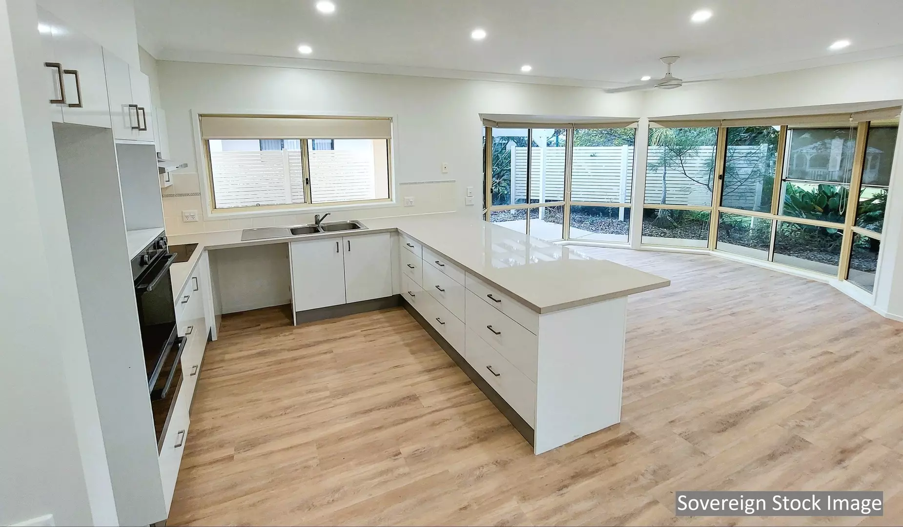 Spacious and Refurbished 3 Bedroom Home - Sovereign Home 165