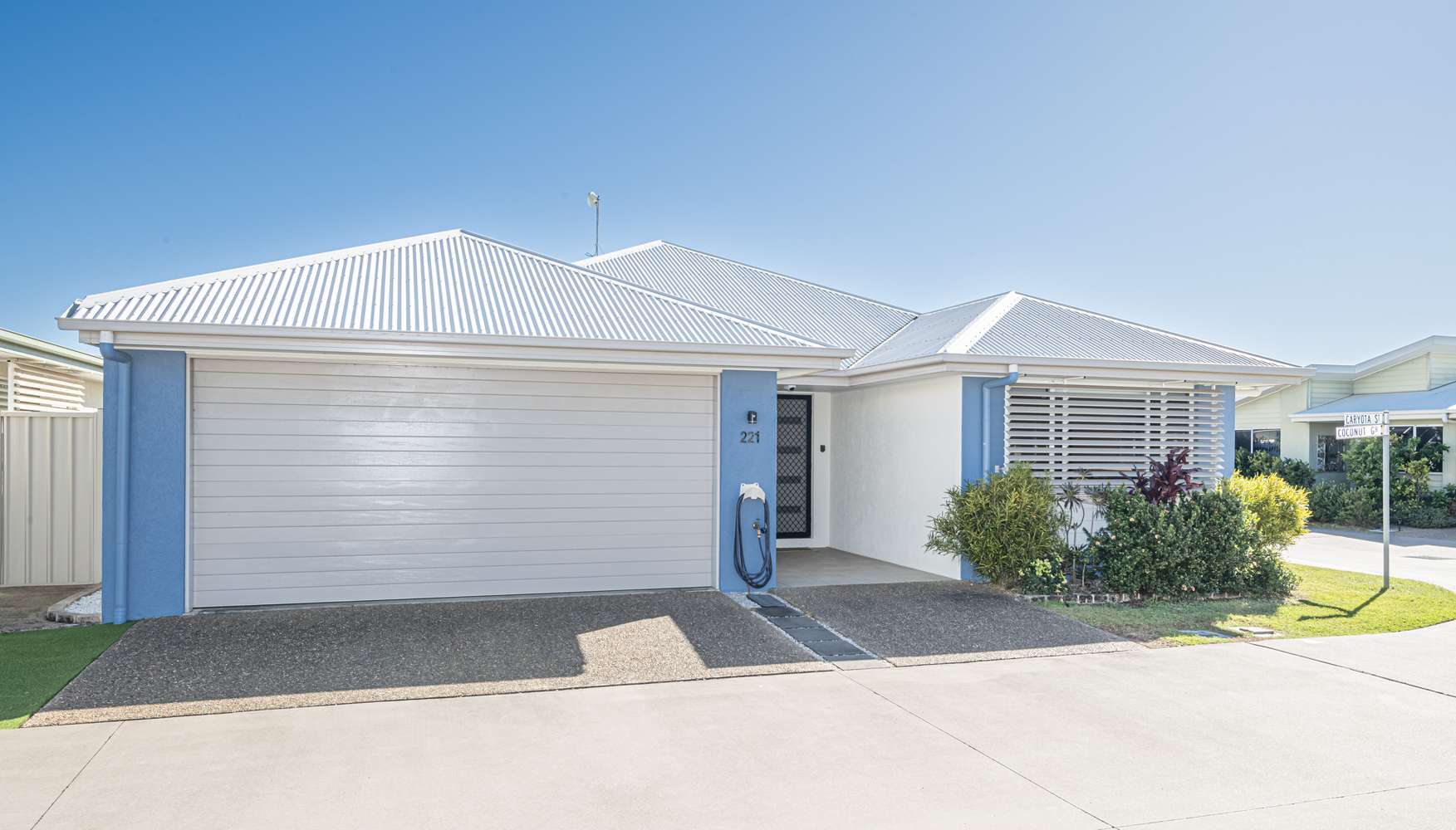 Stunning Corner Block