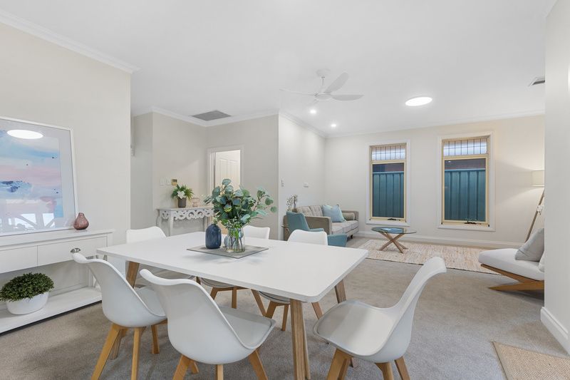 Delightful Villa with Sunny Garden and Short Stroll to the Beach