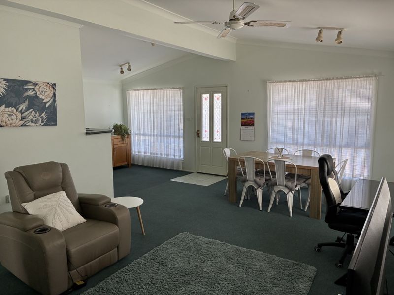NEAT & SPACIOUS 2-BEDROOM