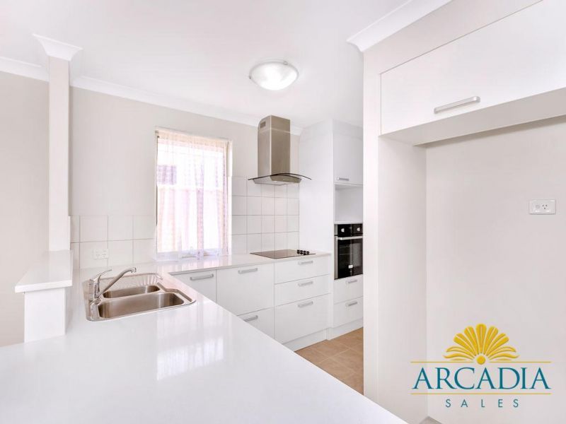 ARCADIA WATERS MADDINGTON - Close to the Clubhouse, with Stone Benchtops.