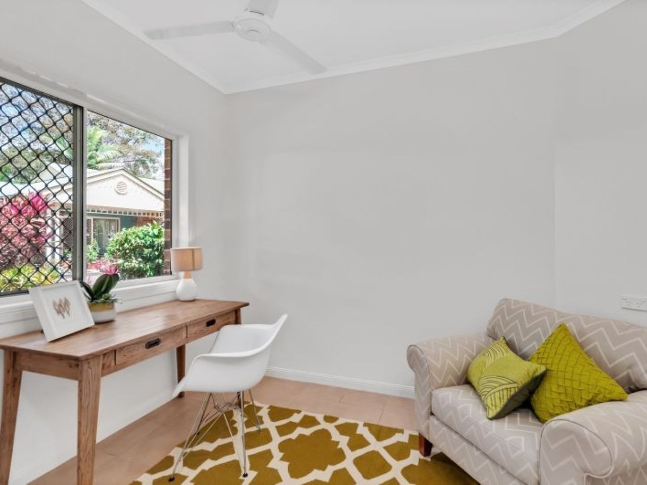 Great sized unit with fully enclosed private patio - The Parks