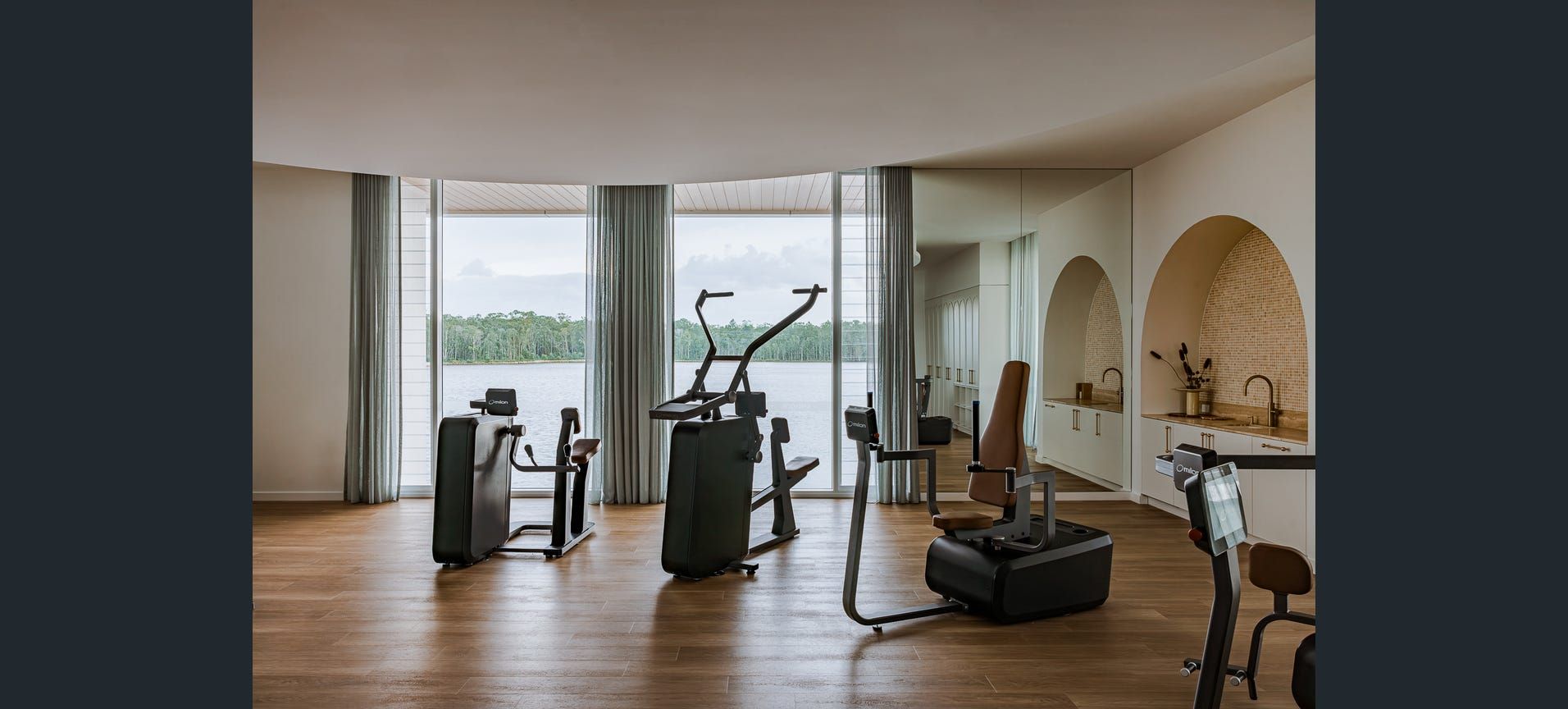 Palm Lake Resort Pelican Waters