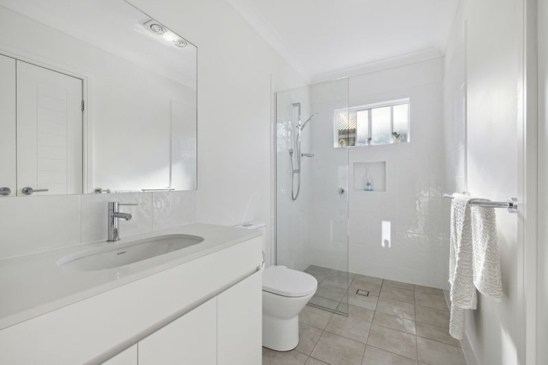 Classic Coastal Haven- 2 Bedroom + Study