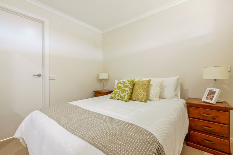 Easy Living Overlooking Peaceful Courtyard Gardens