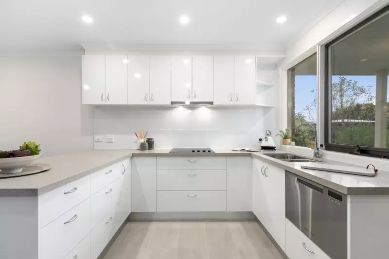 Newly refurbished 2-bed villa close to the community centre