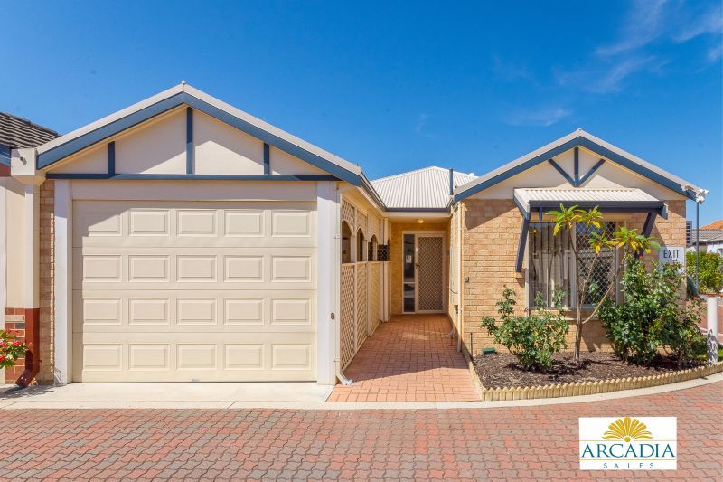 ARCADIA WATERS MADDINGTON - New Stone Bench Top Kitchen, 2 Bedroom + Study