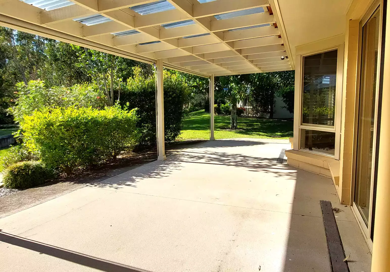 Stunning and Spacious 2 Bedroom Home with 2 Garage - Home Sovereign II 