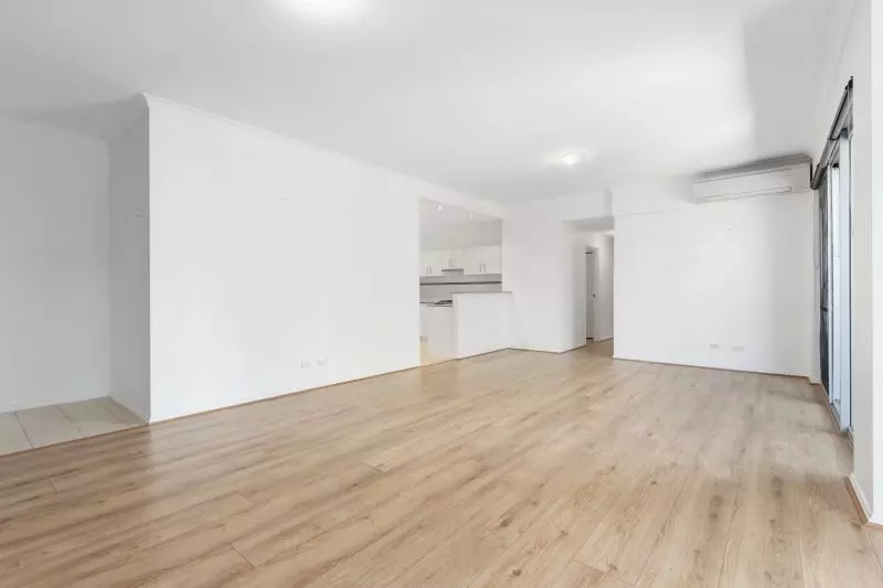 Stunning Views, Central Living!