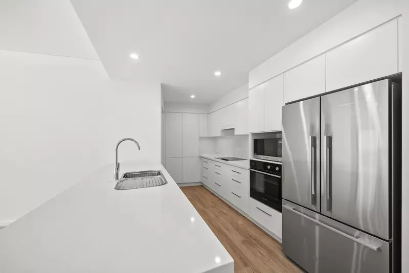 Relaxed Living with a Coastal Backdrop