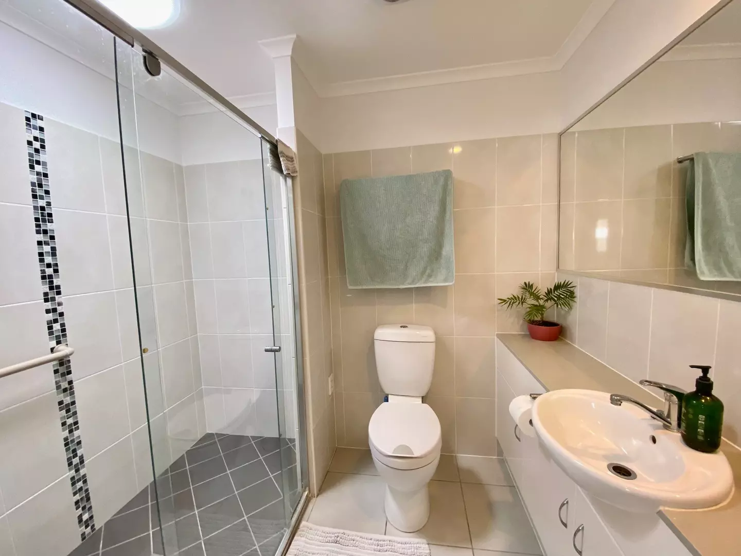 FRESH COASTAL LIVING