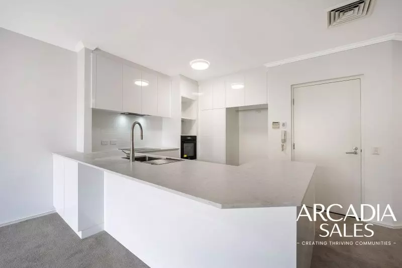 NORTH FACING NEW REFURBISHED TOP FLOOR APT