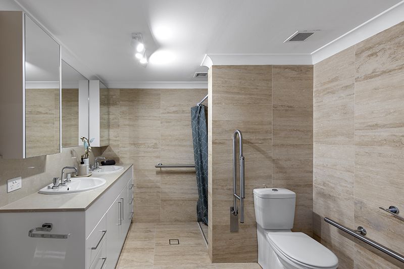 Ideally located, beautifully presented ground floor sunny unit just a stroll to the clubhouse.