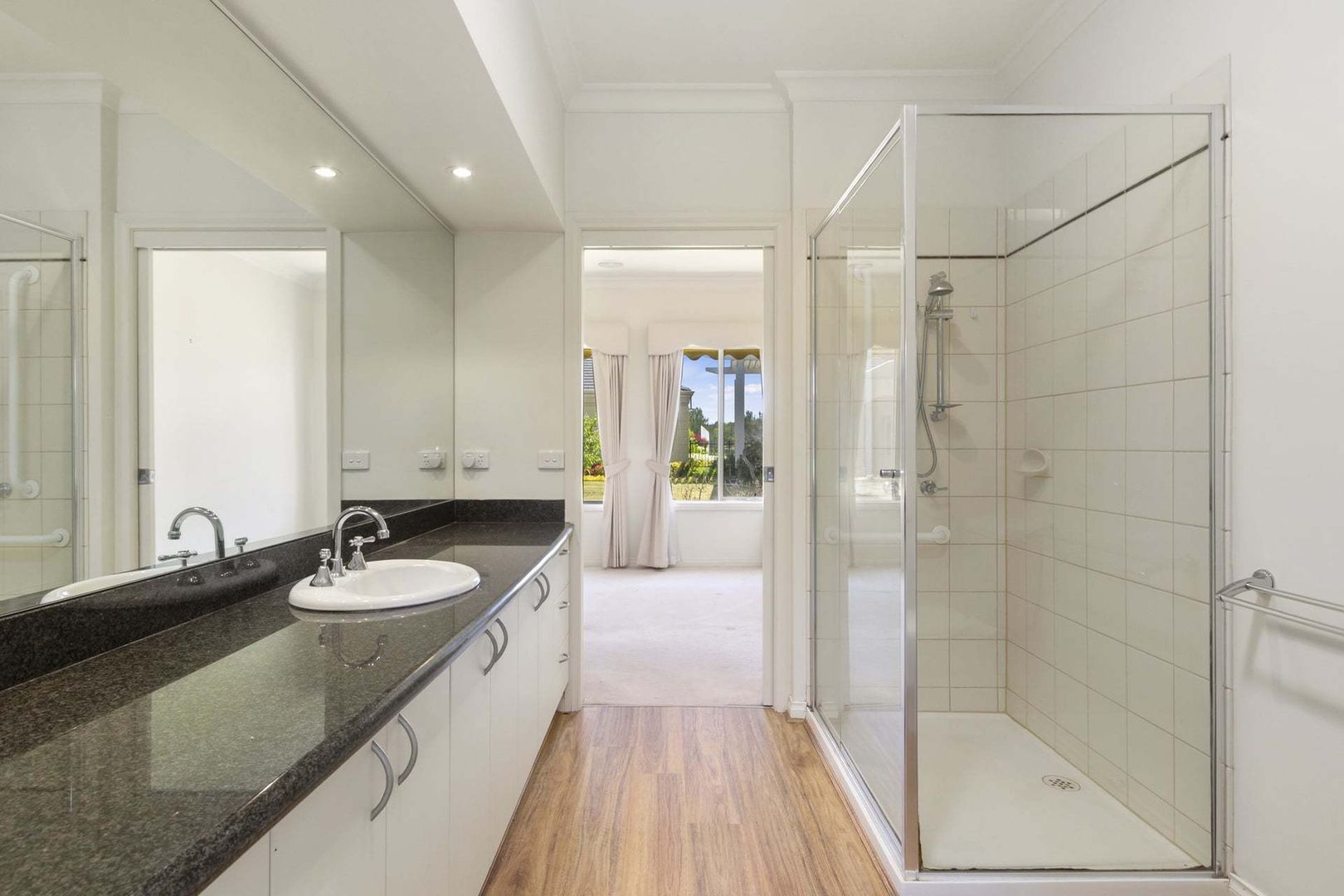 Stylish Home, Tranquil Setting