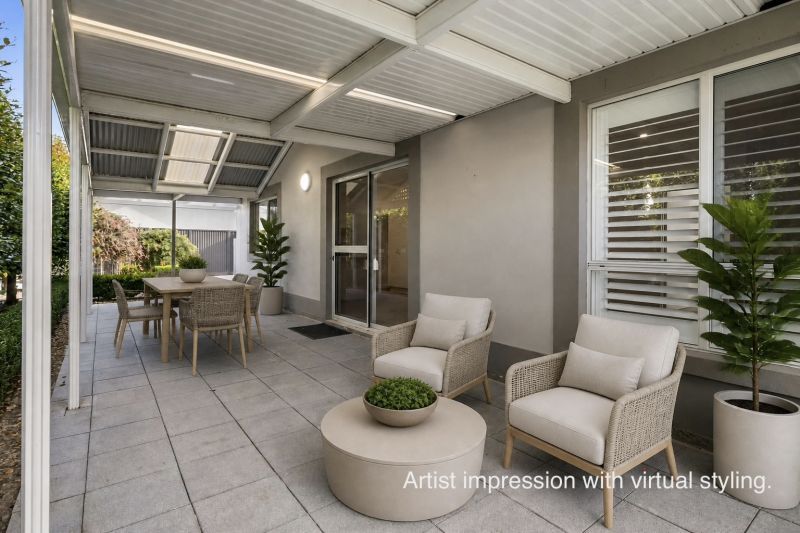 Stylish Seaside Entertainer's Villa