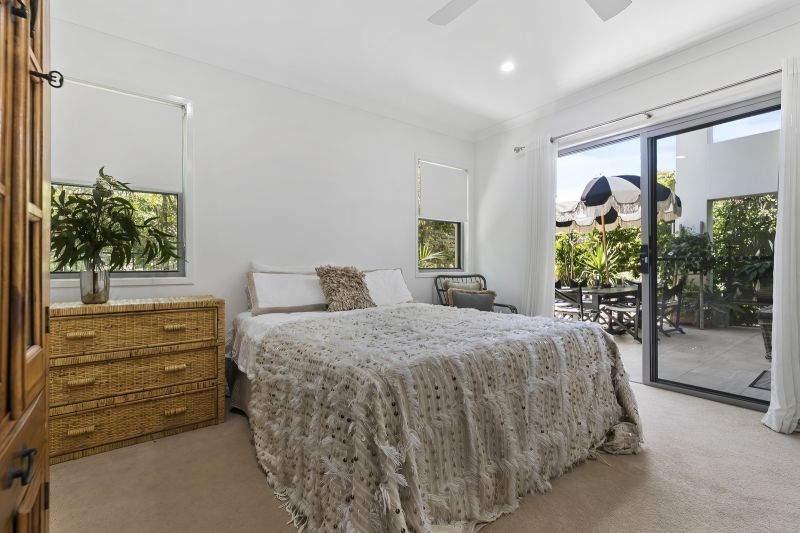 Tropical Oasis- Stunning 2 Bedroom Home + Study